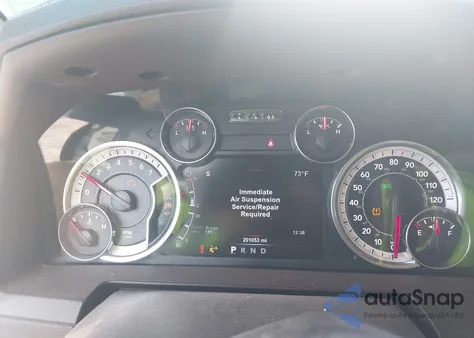 2017 Ram 1500 Laramie 4X4 5'7 Box z USA, uszkodzony, nr VIN 1C6RR7NT5HS660003